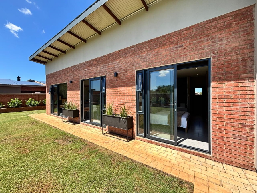 3 Bedroom Property for Sale in Van Der Hoff Park North West